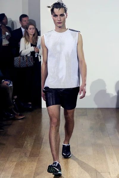 Look 14